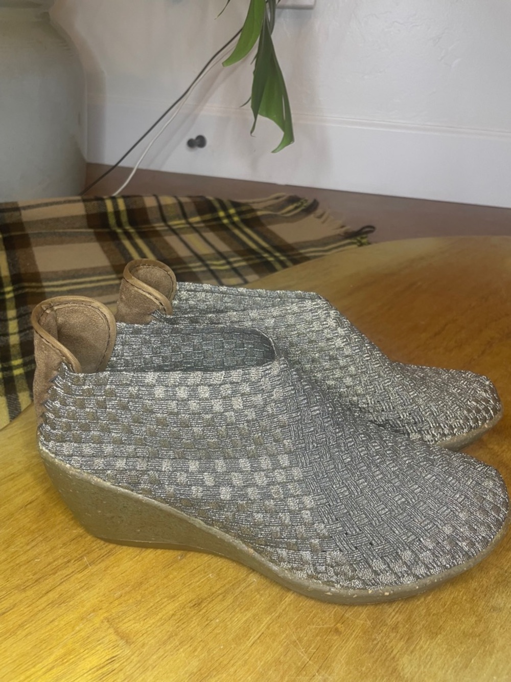 Bernie Mev Woven Slip-On Wedge Ankle Shoes - Metalic Bronze 40 EUC